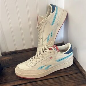 Reebok Cream and Blue Men's Shoes